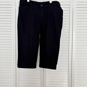 SIZE 8 PETITE, just below knee, black short trouser. (Sale ends 9/1/25 )